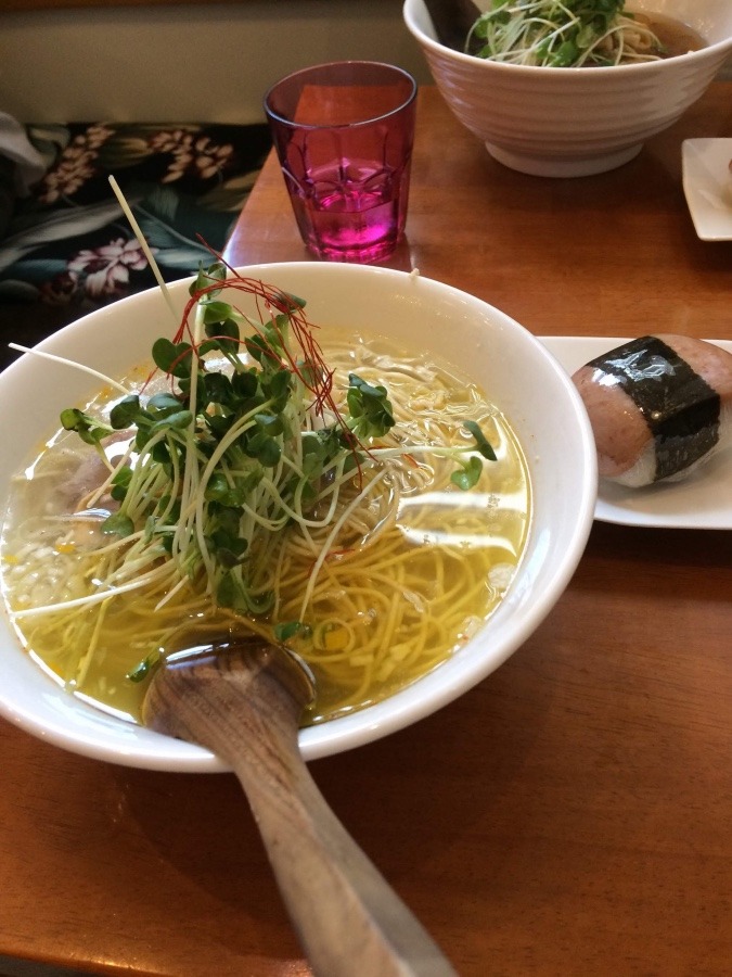 池袋のハワイアンラーメンhulu-lu